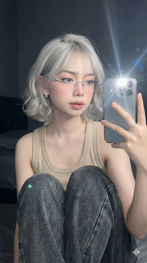 银灰柔光少女镜影自拍 效果预览